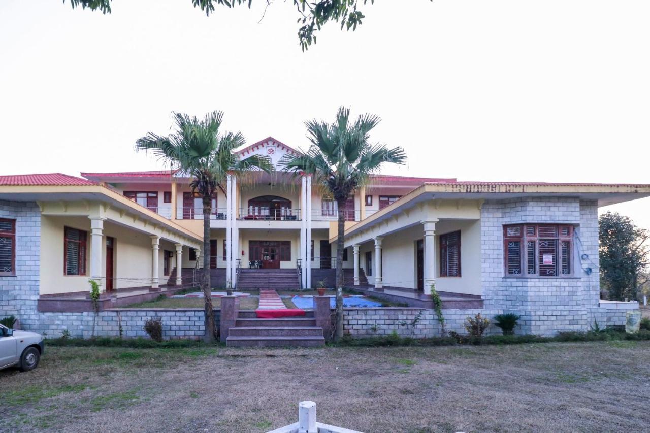 Capital O Saloh Palace Hotel Paror Exterior photo